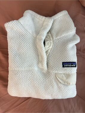 Patagonia Cream Sherpa Fleece Pullover with Logo Patch